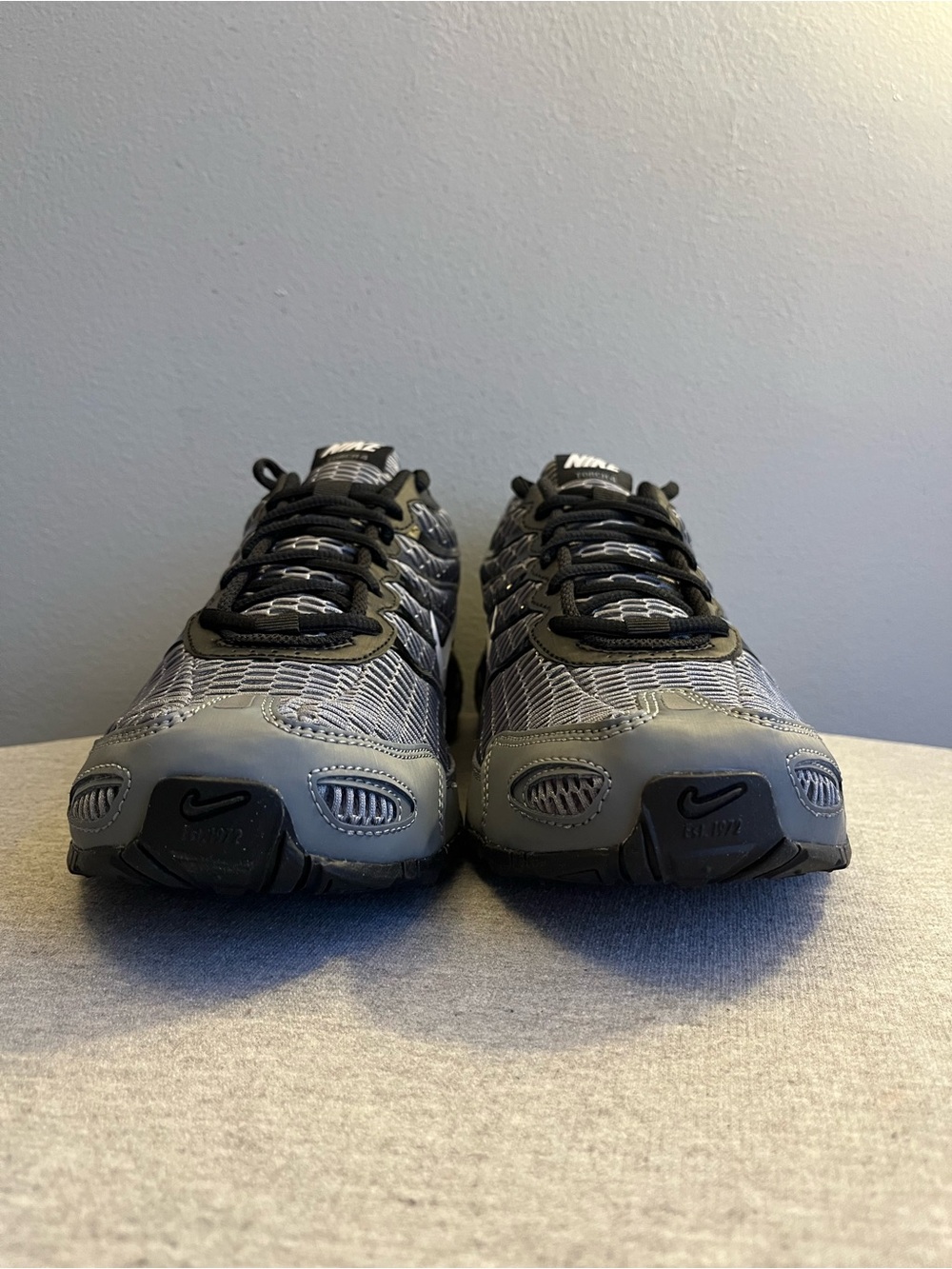 Nike Air Max Torch 4 Cool Grey White Black Athletic Men Shoes Size 10 343846-012 - Picture 2 of 12